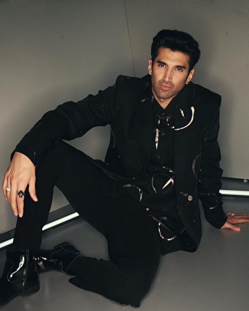  Aditya Roy Kapur